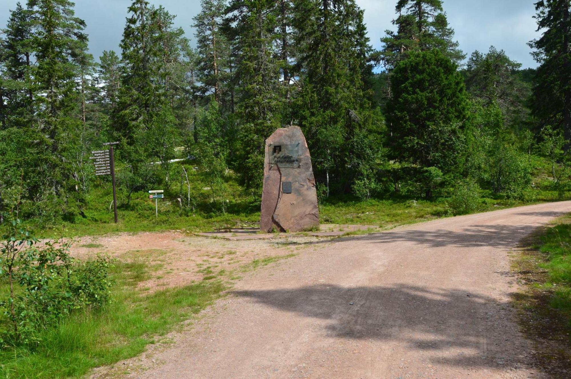 Hytte Anno 1721 Uten Internett, Strom, Vann - Men Med Rodmalt Utedo Ljørdal Exteriér fotografie