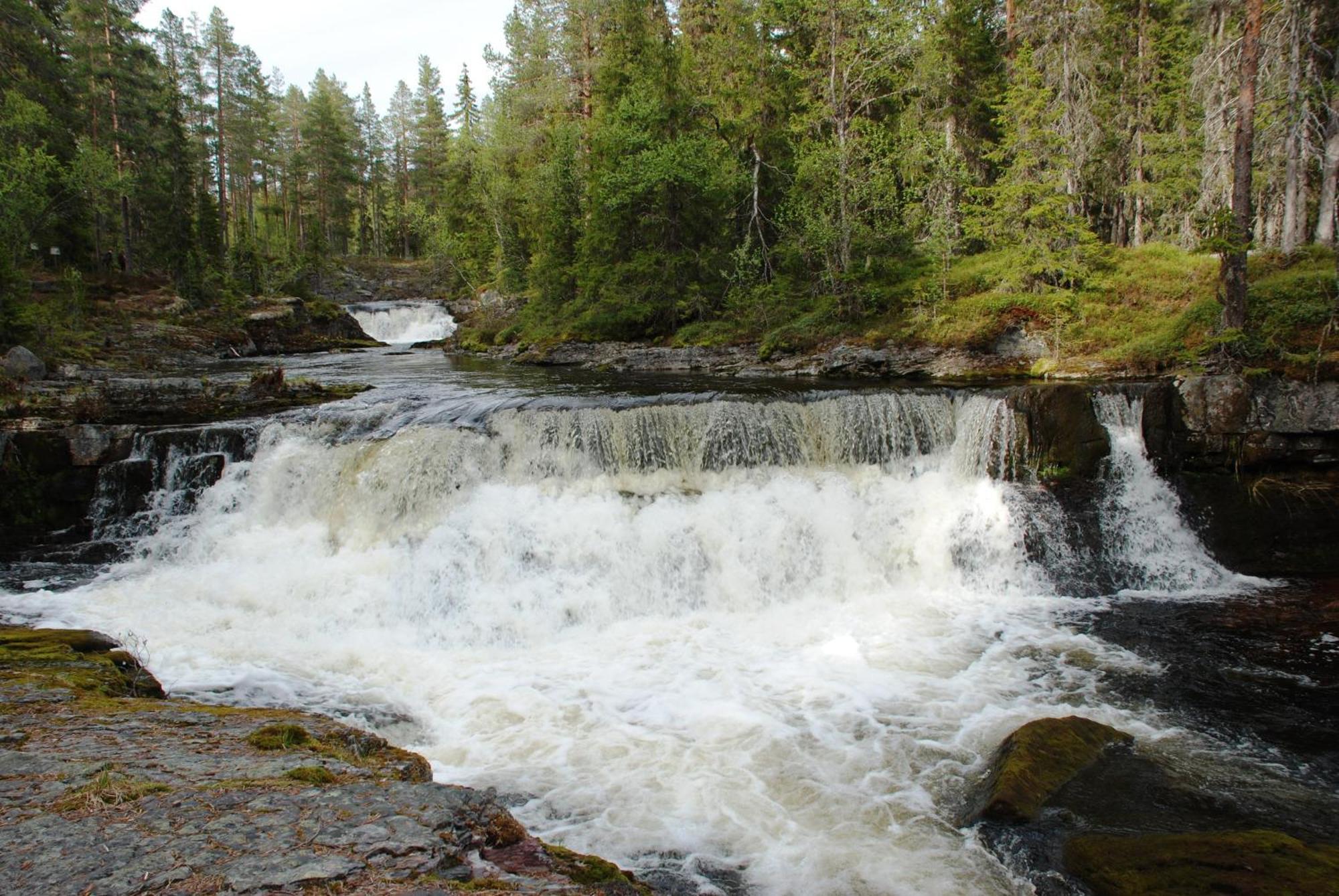 Hytte Anno 1721 Uten Internett, Strom, Vann - Men Med Rodmalt Utedo Ljørdal Exteriér fotografie